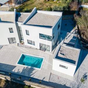 KRK, moderna villa sa bazenom