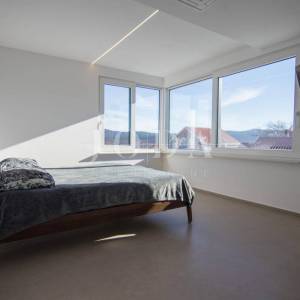 KRK, moderna villa sa bazenom