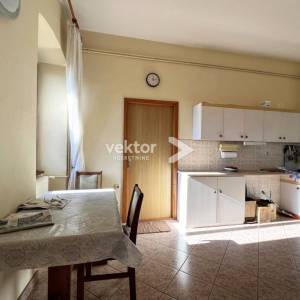 Krnjevo, samostojeća kuća s pogledom na more