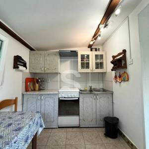 Kuća na mirnoj lokaciji - Loborika 