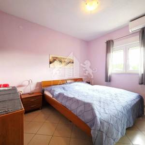 Kuća na otoku Viru 120m od mora – prizemnica