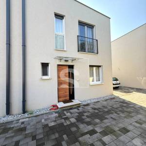 Kuća Pula - 3S+DB, 2 parkinga i jacuzzi - TOP lokacija