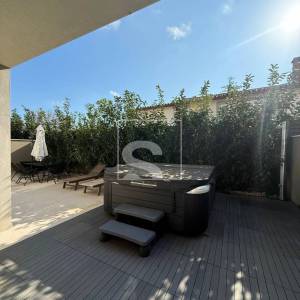 Kuća Pula - 3S+DB, 2 parkinga i jacuzzi - TOP lokacija