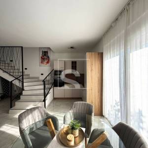 Kuća Pula - 3S+DB, 2 parkinga i jacuzzi - TOP lokacija