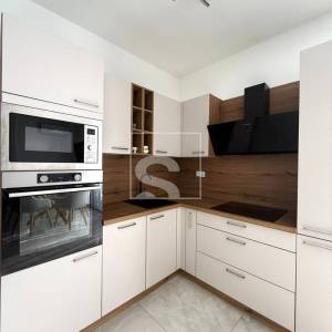 Kuća Pula - 3S+DB, 2 parkinga i jacuzzi - TOP lokacija