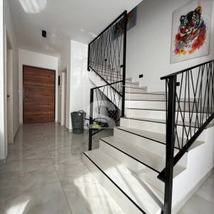 Kuća Pula - 3S+DB, 2 parkinga i jacuzzi - TOP lokacija