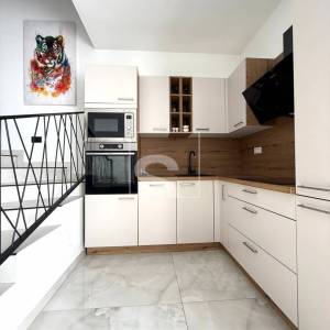 Kuća Pula - 3S+DB, 2 parkinga i jacuzzi - TOP lokacija