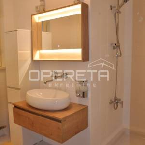 Kuća s bazenom, pogledom na more, 200m od plaže