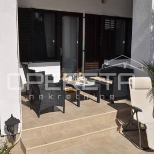 Kuća s bazenom, pogledom na more, 200m od plaže