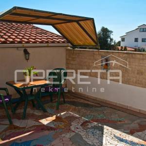 Kuća s bazenom, pogledom na more, 200m od plaže