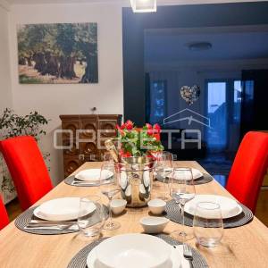 Kuća s bazenom, pogledom na more, 200m od plaže