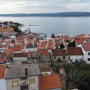 Kuća s terasom i pogledom na more | Selce, blizu plaže – prodaja