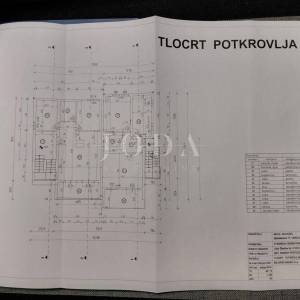 Kuća sa 100m od mora sa 6 stambenih jedinica