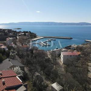 Kuća sa 100m od mora sa 6 stambenih jedinica