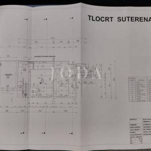 Kuća sa 100m od mora sa 6 stambenih jedinica