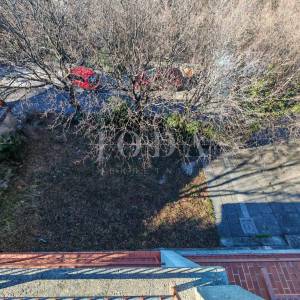 Kuća sa 100m od mora sa 6 stambenih jedinica