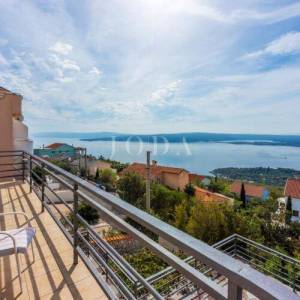 Kuća sa 2 stana i panoramskim pogledom