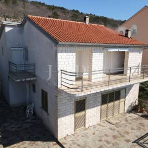 Kuća sa 2 stana i panoramskim pogledom