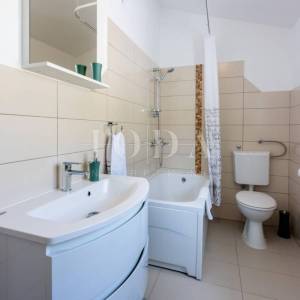 Kuća sa 2 stana i panoramskim pogledom