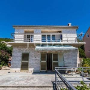 Kuća sa 2 stana i panoramskim pogledom