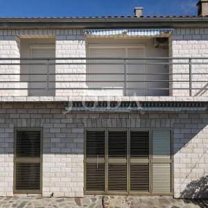 Kuća sa 2 stana i panoramskim pogledom