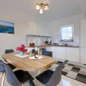 Kuća sa bazenom i pogledom na more,LABIN okolica