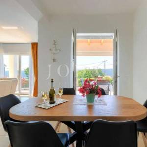 Kuća sa bazenom i pogledom na more,LABIN okolica