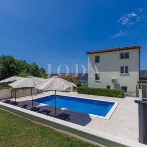 Kuća sa bazenom i pogledom na more,LABIN okolica