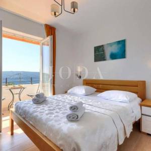 Kuća sa bazenom i pogledom na more,LABIN okolica