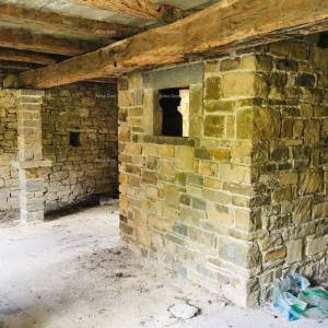 Kuća samostojeća stara za rekonstrukciju , blizina mjesta Motovuna.