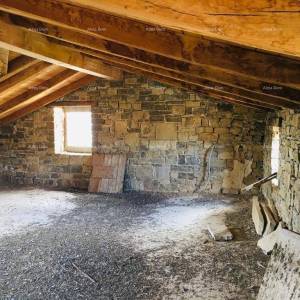 Kuća samostojeća stara za rekonstrukciju , blizina mjesta Motovuna.