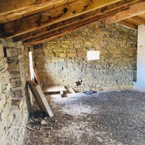 Kuća samostojeća stara za rekonstrukciju , blizina mjesta Motovuna.