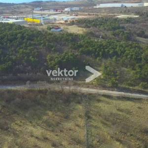 Kukuljanovo, 7620m2, zemljište u industrijskoj zoni