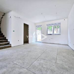 Kukuljanovo, novogradnja, kuća u nizu