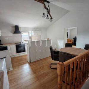 Labin, kuća u prirodi, u blizini centra