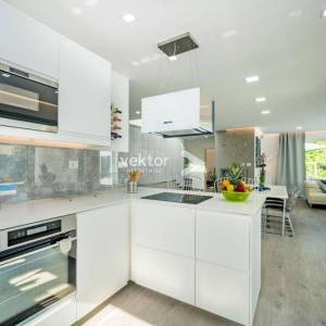 Labin-okolica, moderna prizemnica s bazenom