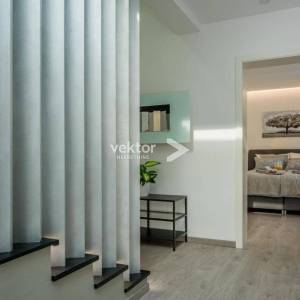 Labin-okolica, moderna prizemnica s bazenom