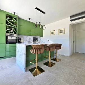 Labin, okolica, prizemnica sa dva stana i bazenom, novogradnja