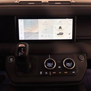 Land Rover Defender 110 X-DYNAMIC S 3.0D 250HP MHEV AWD A8