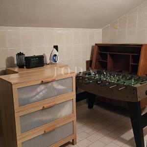 Lijepa opremljena kuća sa 4 građ.parcele 4.200m2,LOBORIKA