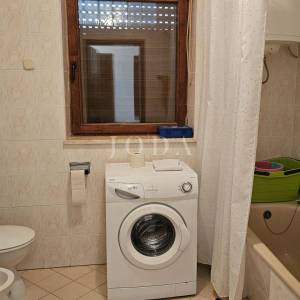 Lijepa opremljena kuća sa 4 građ.parcele 4.200m2,LOBORIKA