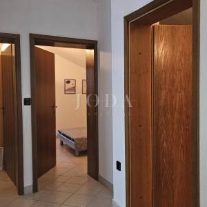 Lijepa opremljena kuća sa 4 građ.parcele 4.200m2,LOBORIKA