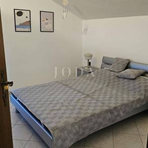 Lijepa opremljena kuća sa 4 građ.parcele 4.200m2,LOBORIKA