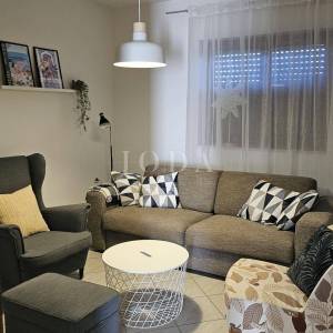 Lijepa opremljena kuća sa 4 građ.parcele 4.200m2,LOBORIKA