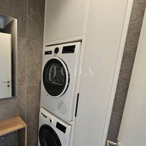 Lijepa prizemnica sa bazenom,TINJAN okolica