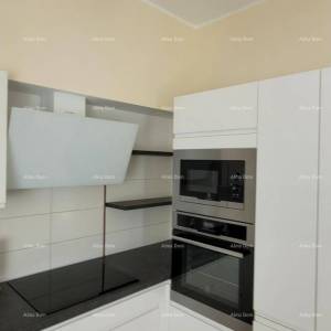 Ližnjan! Namješten stan !Pogled more !