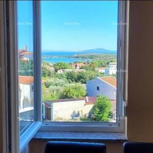 Ližnjan! Namješten stan !Pogled more !