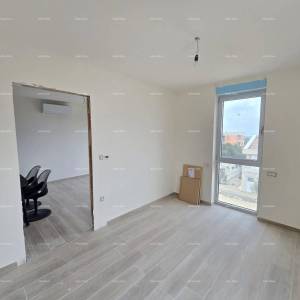 Ližnjan. Novogradnja. Prodajemo stan s  pogledom na more.