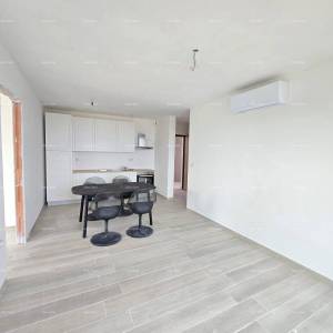 Ližnjan. Novogradnja. Prodajemo stan s  pogledom na more.