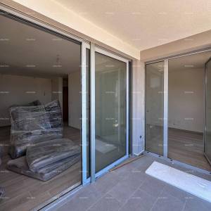 Ližnjan. Novogradnja. Prodajemo stan s  pogledom na more.